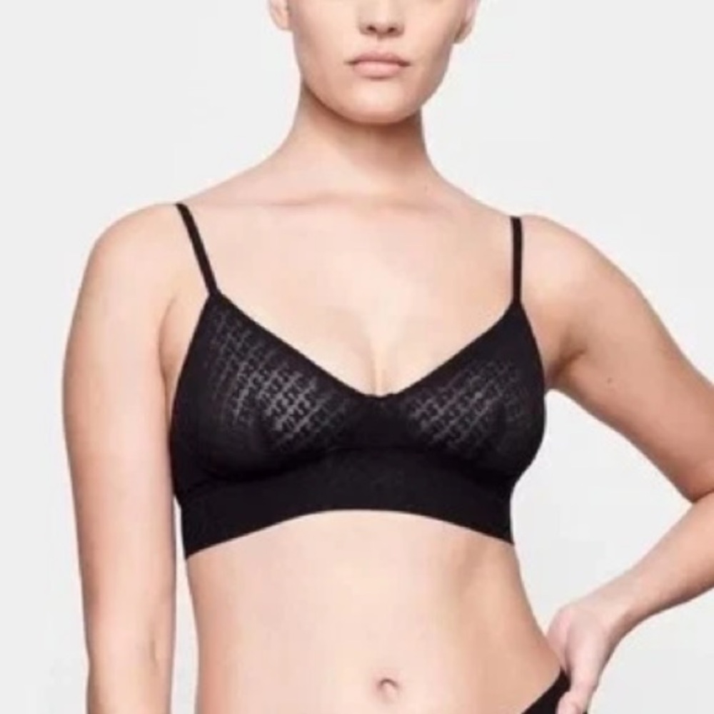 SKIMS Logo Mesh Triangle Bralette in Onyx NWT